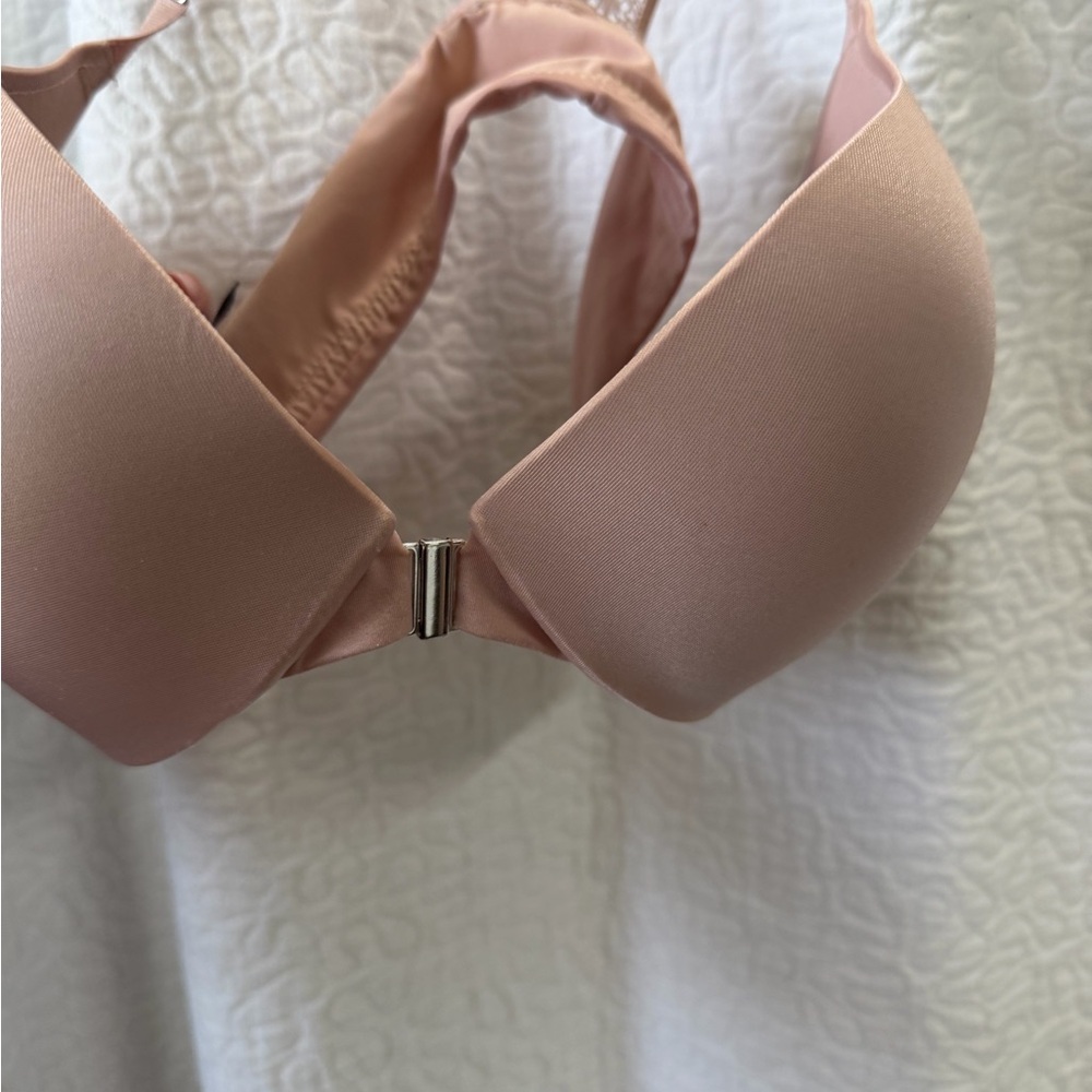 Victoria's Secret Light Blush Plunge Front-Close Bra